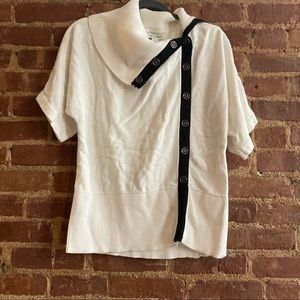 White House Black Market white sweater -M